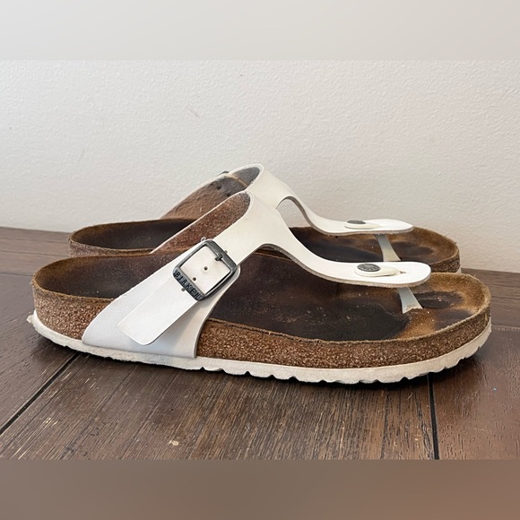 Birkenstock Shoes - Birkenstock Gizeh White Sandals size 40 Women’s size 9